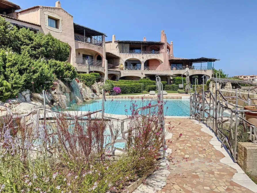 Immagine 29 di Appartamento in vendita  in la piazza del principe a Arzachena