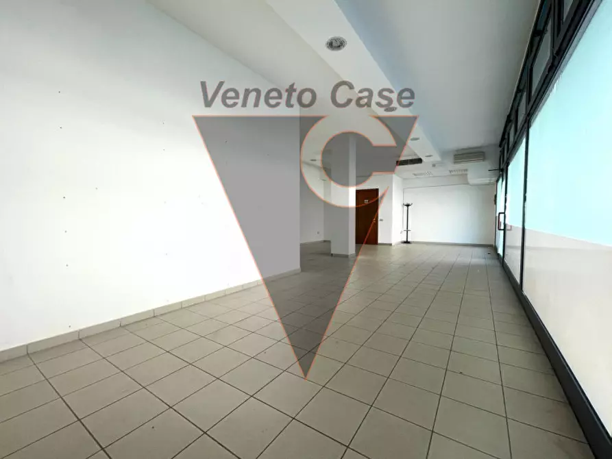 Immagine 8 di Negozio in affitto  in Saonara Via Piave a Saonara