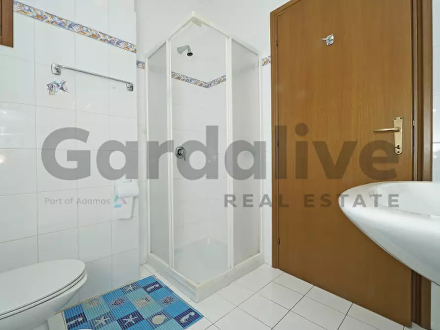 Immagine 13 di Appartamento in vendita  in Via Panoramica 90 a Gardone Riviera