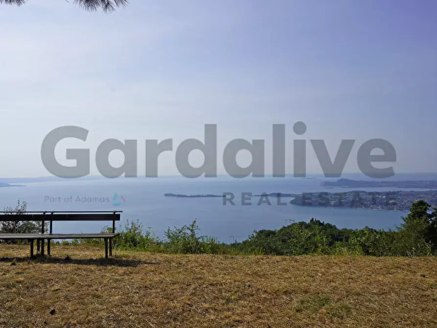 Immagine 17 di Appartamento in vendita  in Via Panoramica 90 a Gardone Riviera