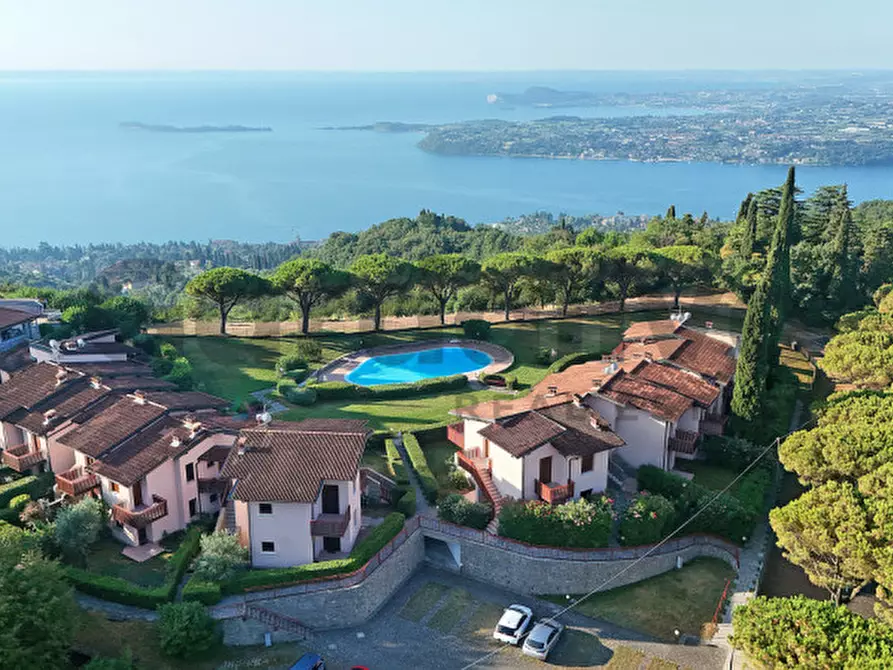 Immagine 22 di Appartamento in vendita  in Via Panoramica 90 a Gardone Riviera