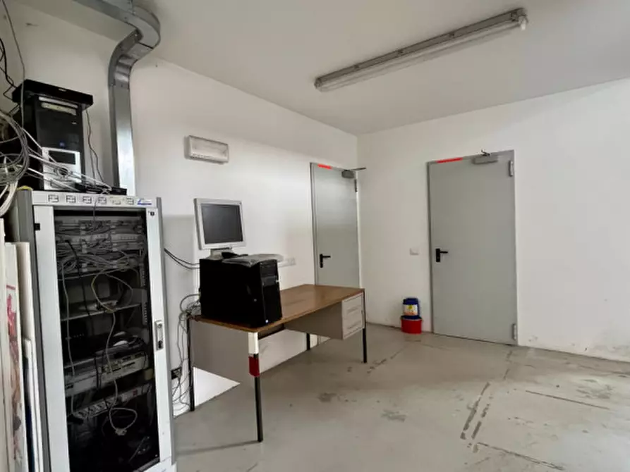 Immagine 8 di Capannone industriale in affitto  in Via breda a Cadoneghe