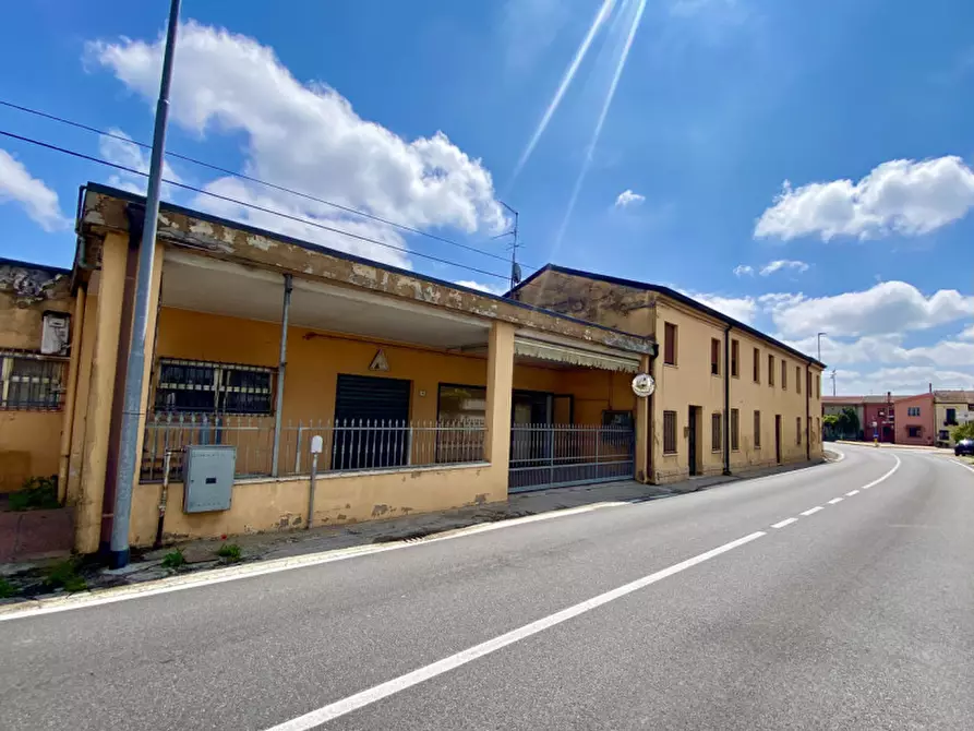 Immagine 1 di Palazzo in vendita  in via bogone a Roverchiara