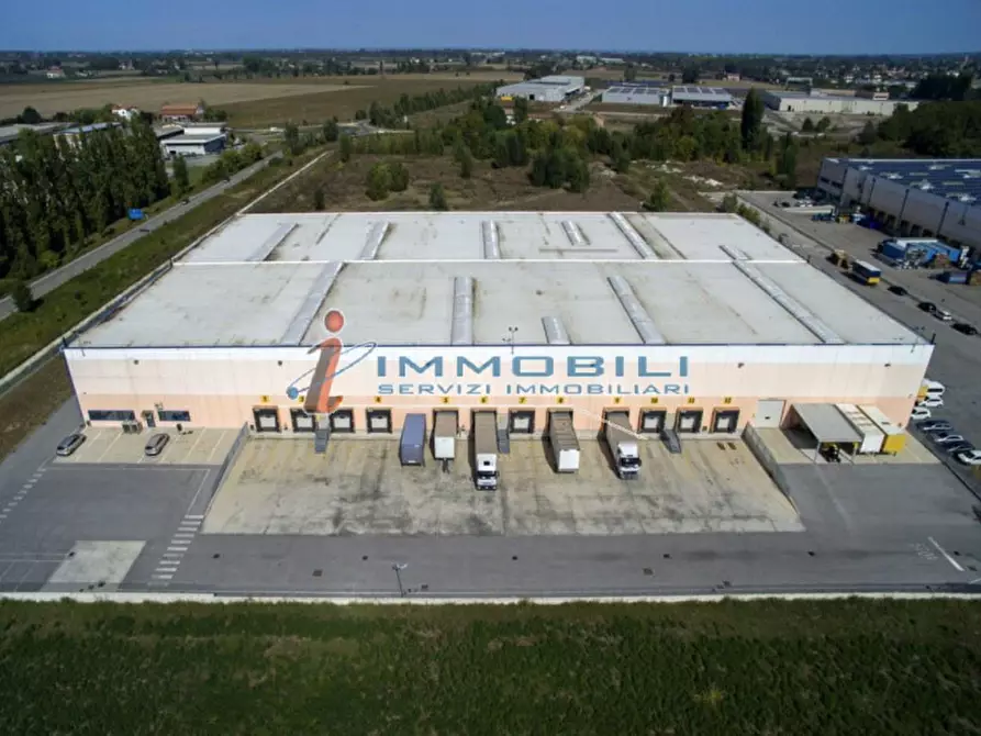 Immagine 4 di Laboratorio in affitto  in VIA COSTITUZIONE a Rolo