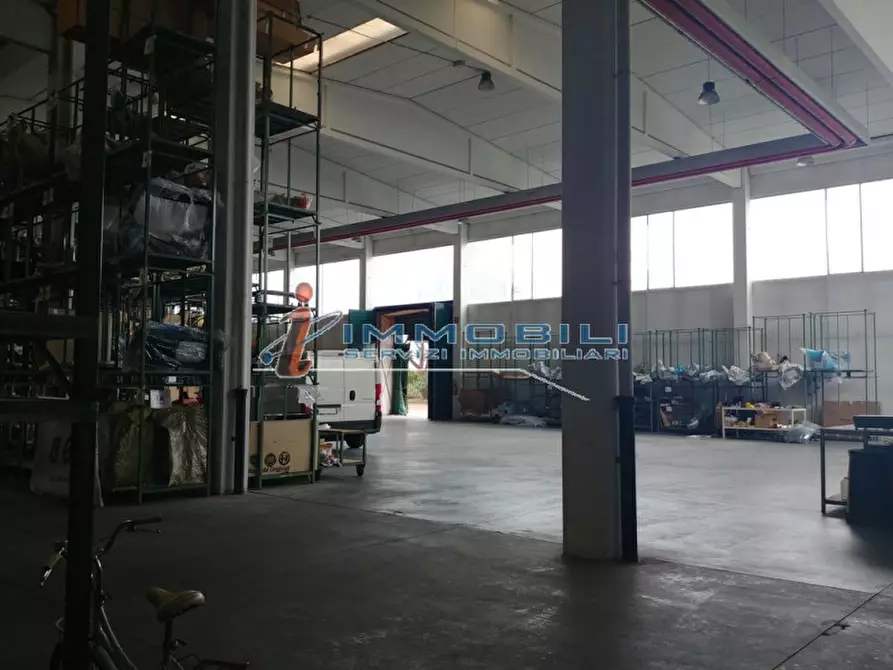 Immagine 3 di Laboratorio in affitto  in VIA STAFFORA a Opera