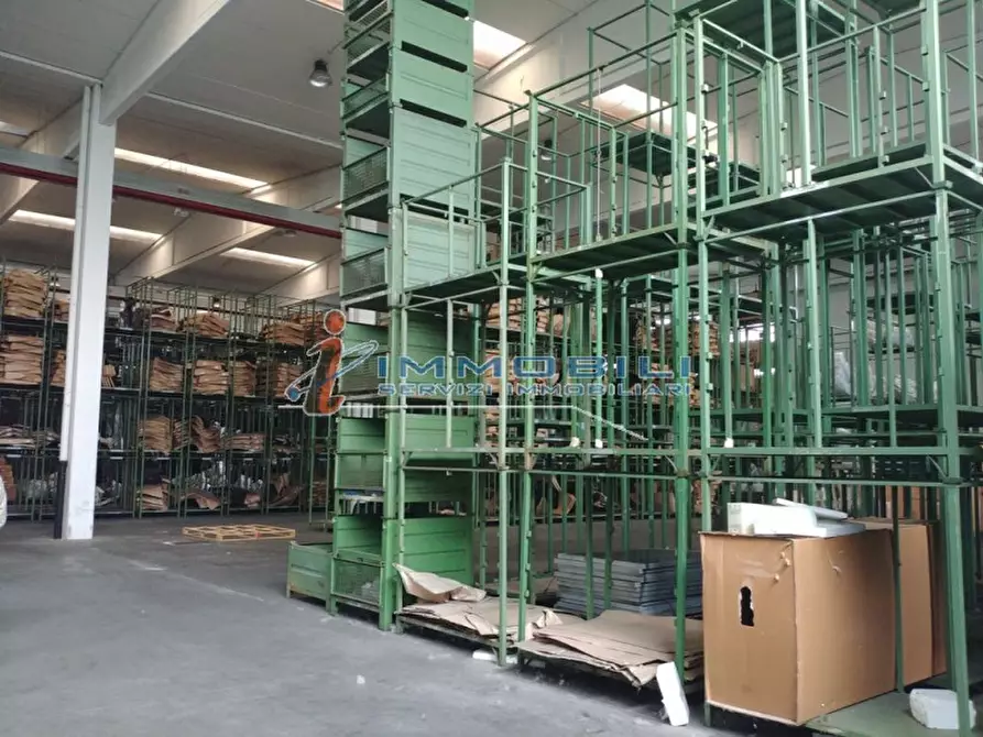 Immagine 4 di Laboratorio in affitto  in VIA STAFFORA a Opera