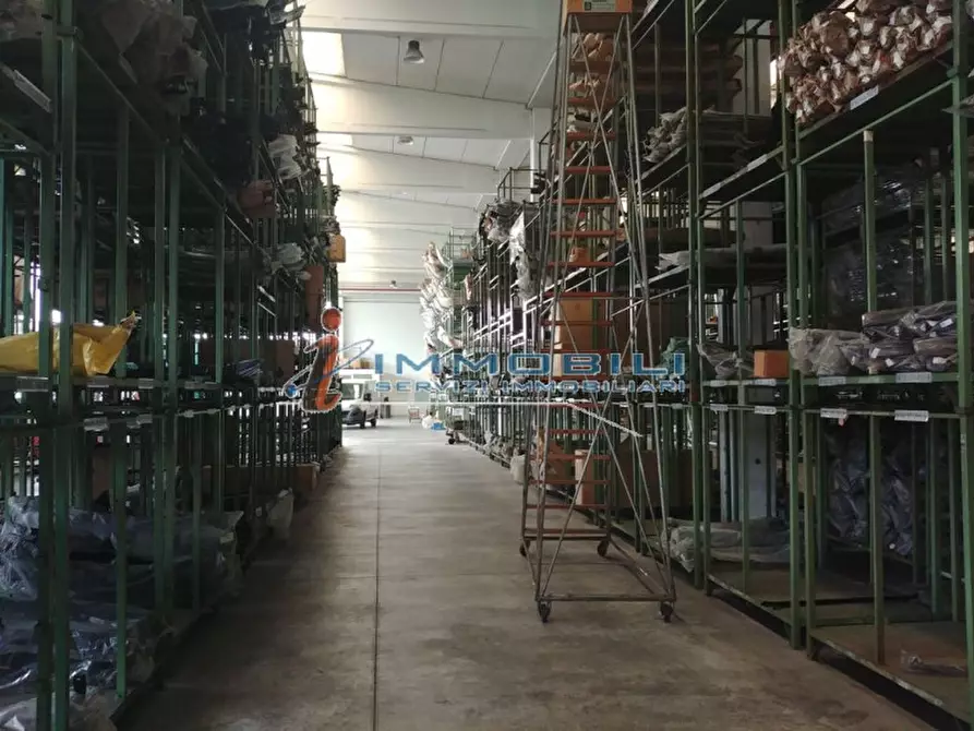 Immagine 6 di Laboratorio in affitto  in VIA STAFFORA a Opera