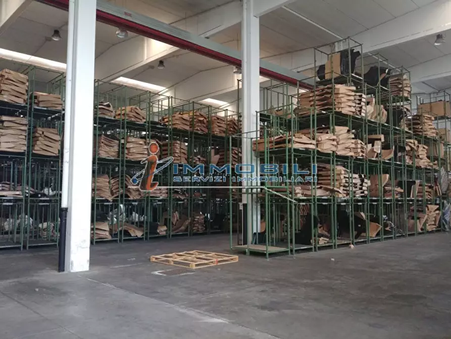 Immagine 5 di Attività commerciale in affitto  in VIA STAFFORA a Opera