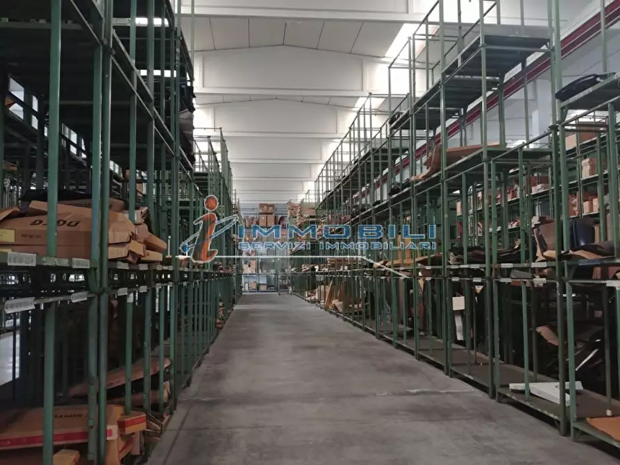 Immagine 10 di Attività commerciale in affitto  in VIA STAFFORA a Opera