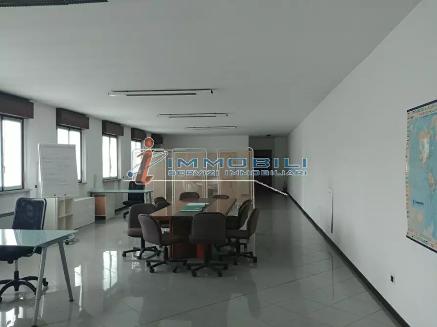 Immagine 22 di Attività commerciale in affitto  in VIA STAFFORA a Opera