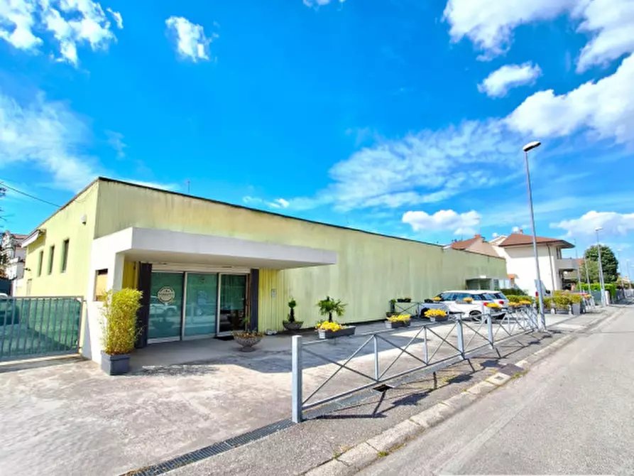 Immagine 1 di Capannone industriale in vendita  in Via Dante Alighieri a Stra