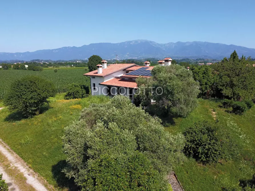 Immagine 2 di Villa in vendita  in via Ca' Falier a Asolo