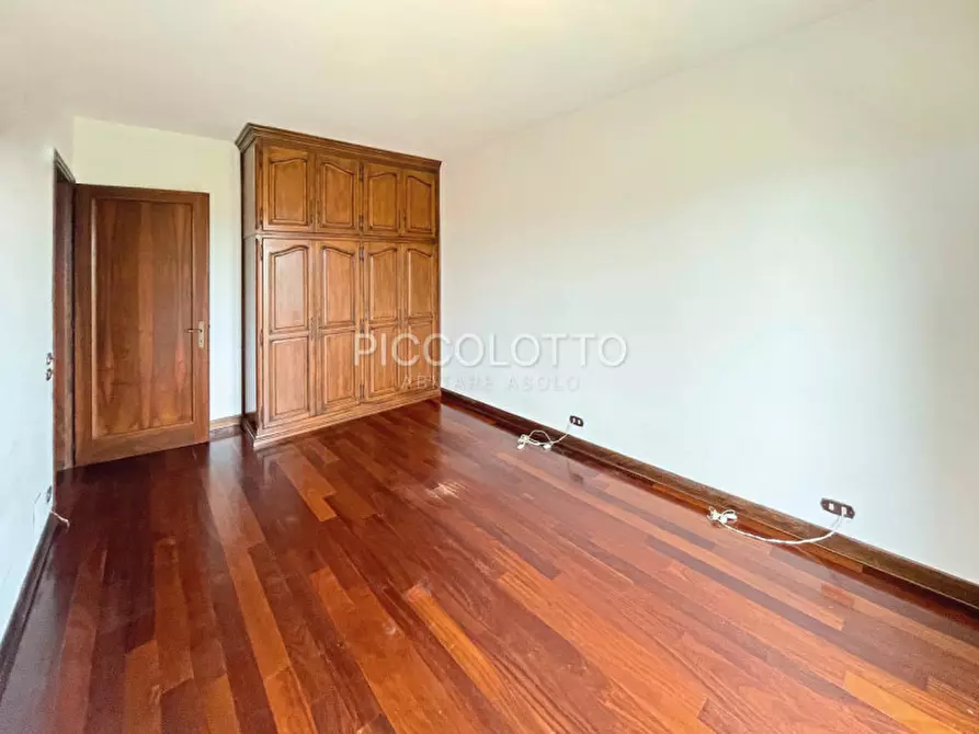 Immagine 15 di Villa in vendita  in via Ca' Falier a Asolo