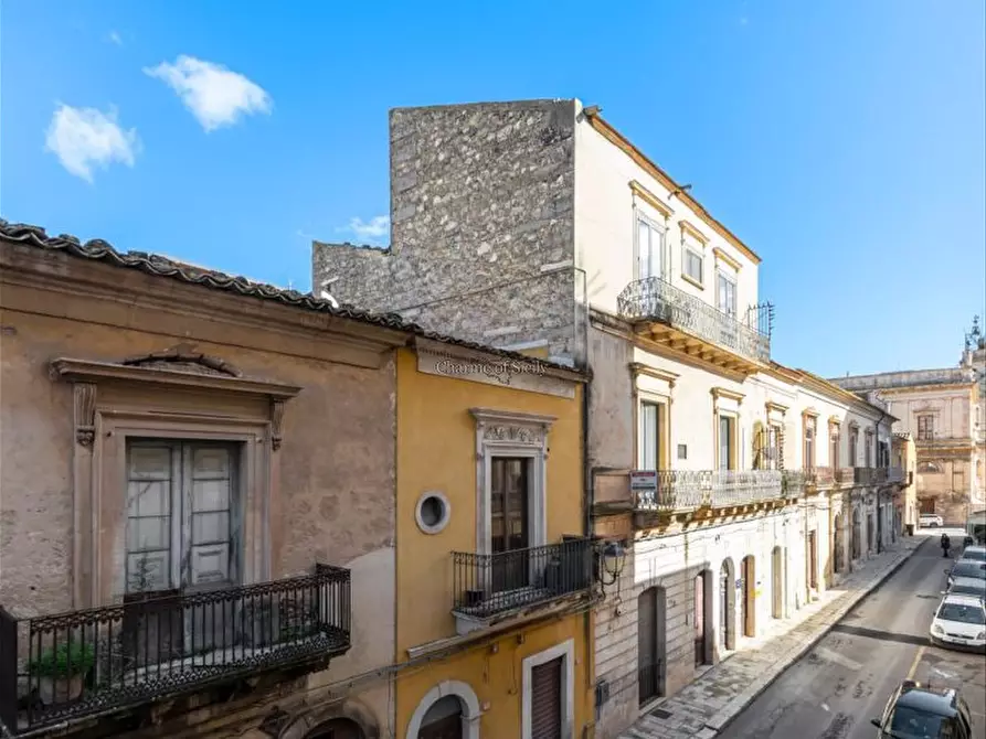Immagine 37 di Appartamento in vendita  in Piazza del popolo 117 a Vittoria