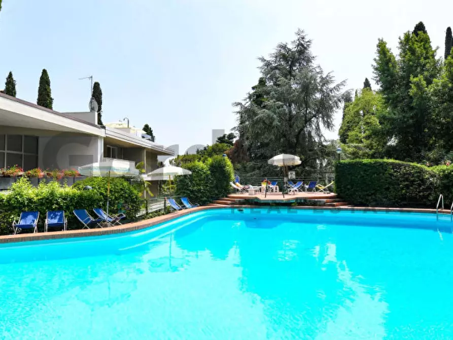 Immagine 3 di Appartamento in vendita  in Via al Vittoriale 11 a Gardone Riviera