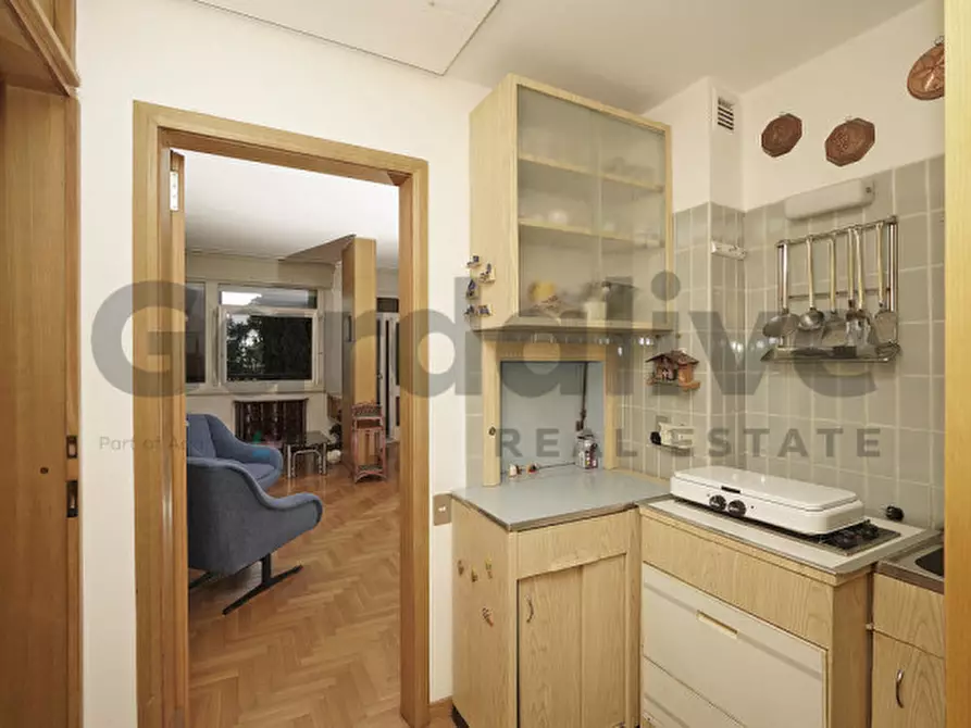 Immagine 6 di Appartamento in vendita  in Via al Vittoriale 11 a Gardone Riviera