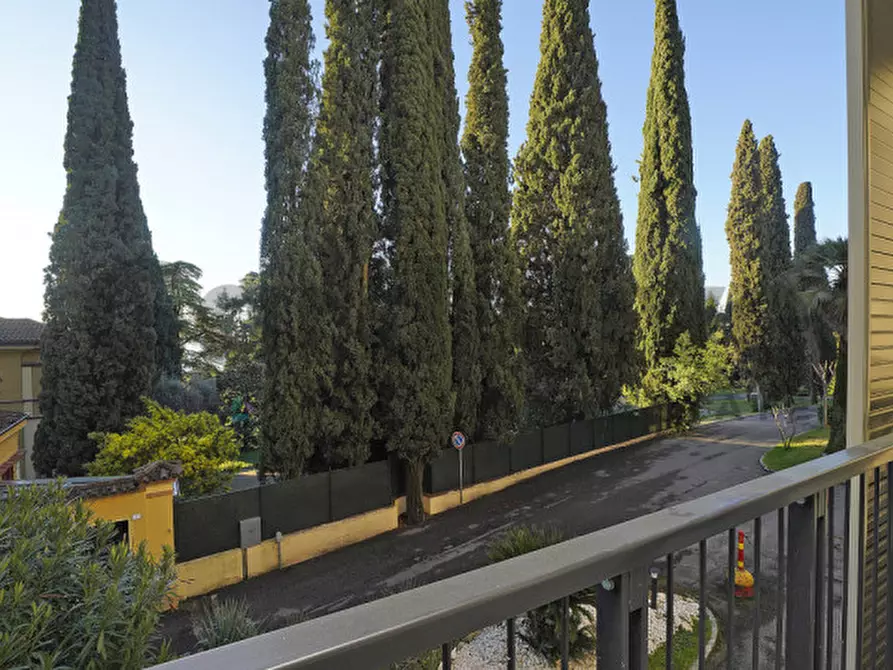 Immagine 10 di Appartamento in vendita  in Via al Vittoriale 11 a Gardone Riviera