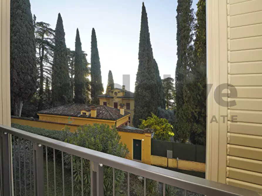 Immagine 11 di Appartamento in vendita  in Via al Vittoriale 11 a Gardone Riviera