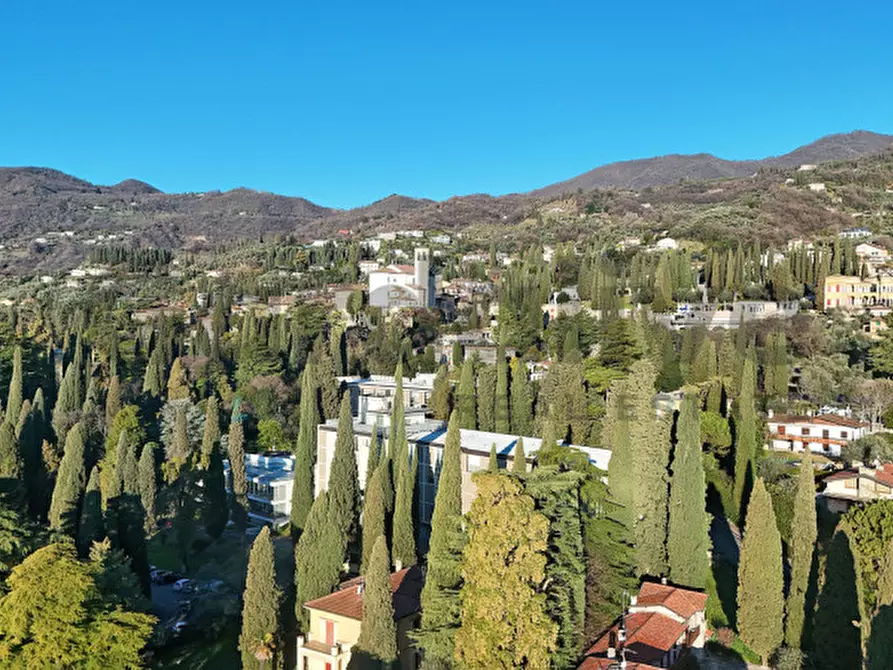 Immagine 16 di Appartamento in vendita  in Via al Vittoriale 11 a Gardone Riviera
