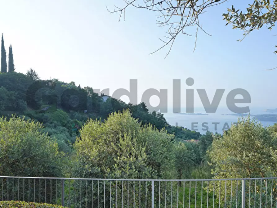 Immagine 2 di Appartamento in vendita  in Via Panoramica 43 a Gardone Riviera