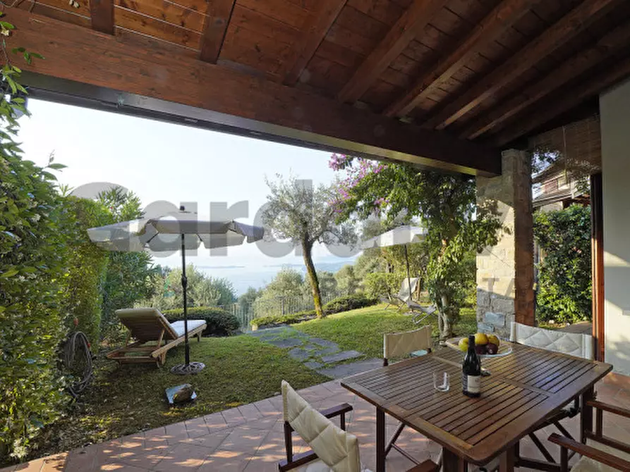 Immagine 3 di Appartamento in vendita  in Via Panoramica 43 a Gardone Riviera