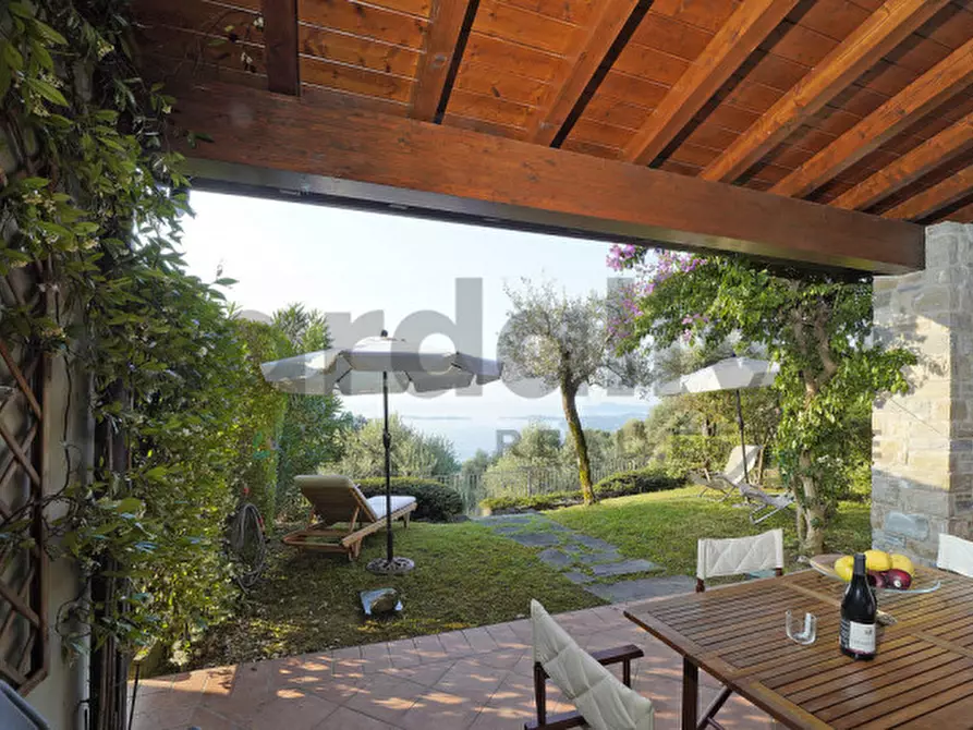 Immagine 5 di Appartamento in vendita  in Via Panoramica 43 a Gardone Riviera