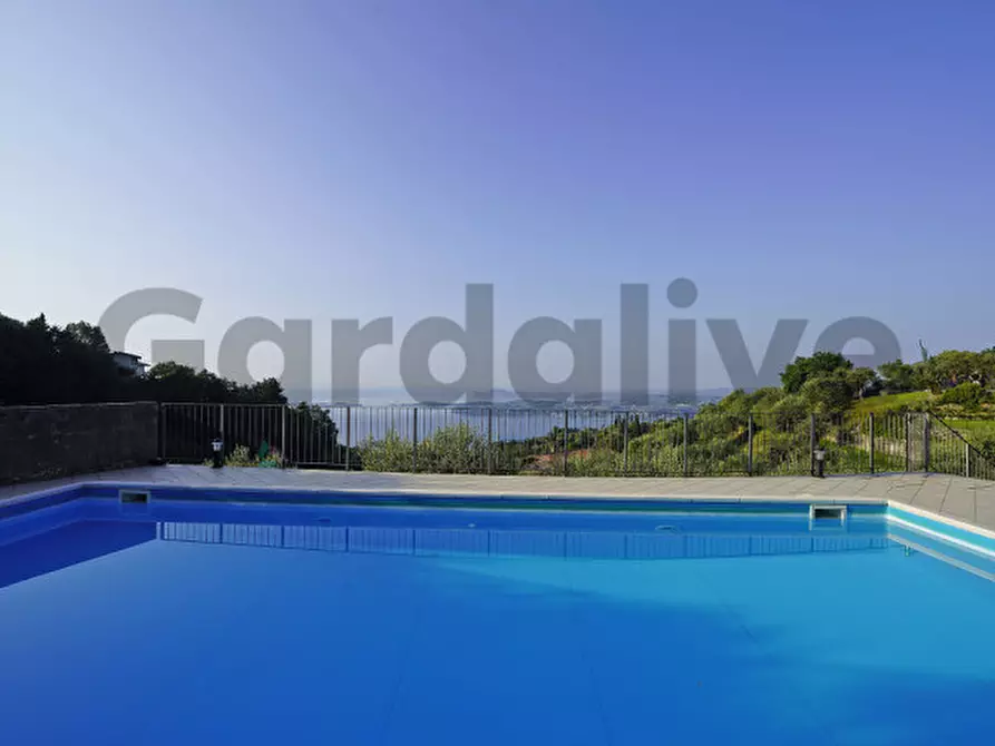 Immagine 30 di Appartamento in vendita  in Via Panoramica 43 a Gardone Riviera