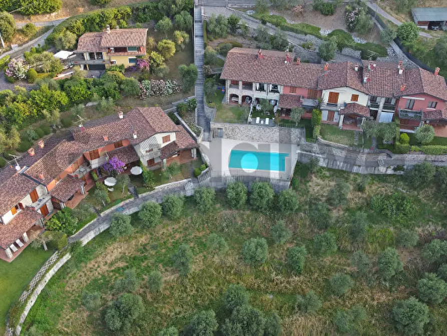 Immagine 33 di Appartamento in vendita  in Via Panoramica 43 a Gardone Riviera