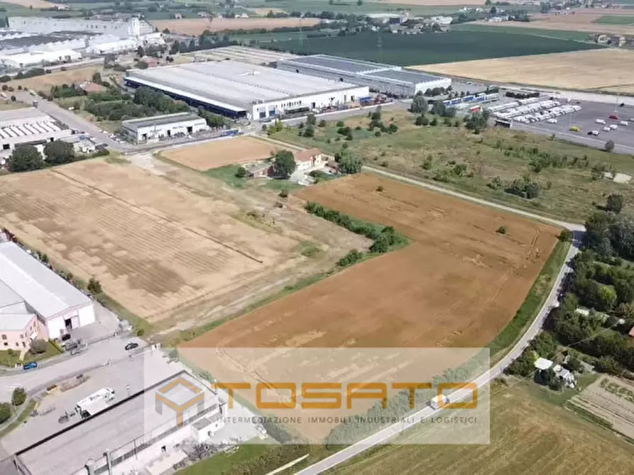 Immagine 2 di Terreno in vendita  a Suzzara