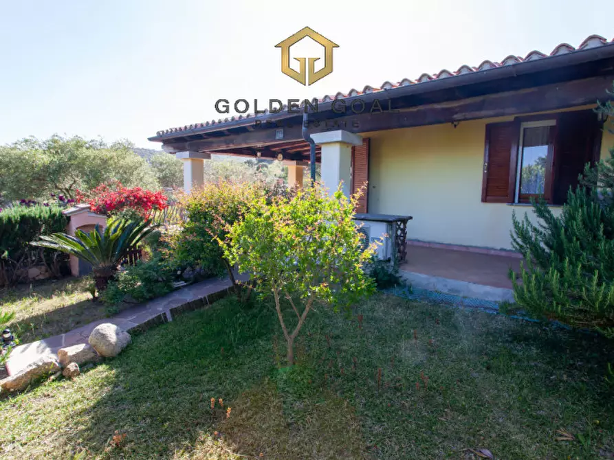 Immagine 25 di Villetta a schiera in vendita  in Via dei Giacinti a Budoni