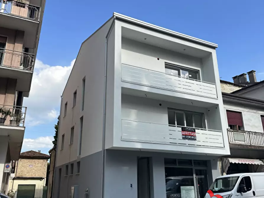 Immagine 1 di Negozio in affitto  in Via Padova a Scorze'