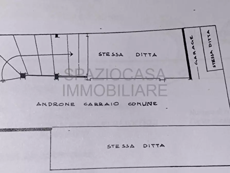 Immagine 1 di Posto auto in vendita  in Riviera Tito livio a Padova