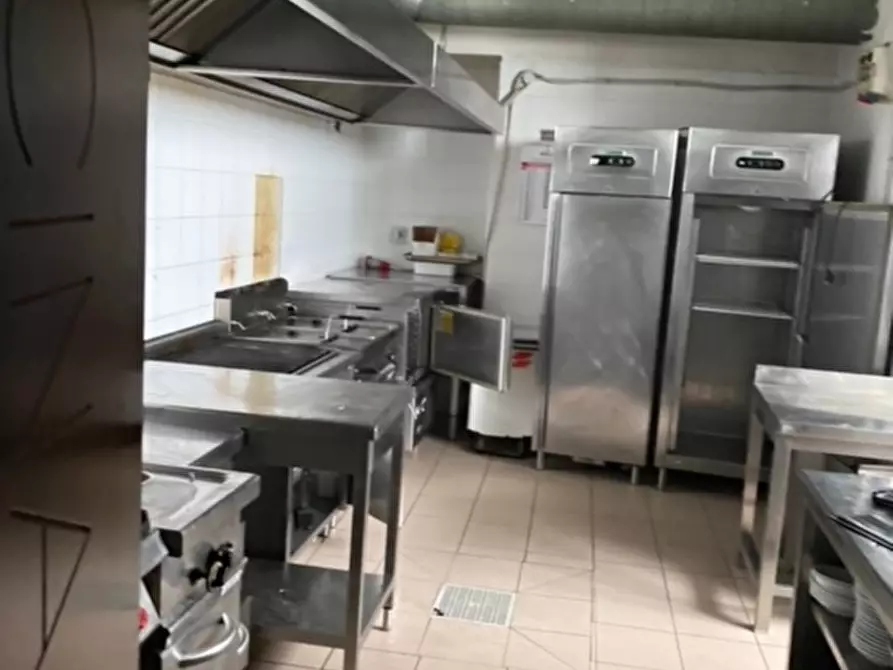 Immagine 10 di Negozio in vendita  in VIA DELLA VILLA NUOVA a Firenze