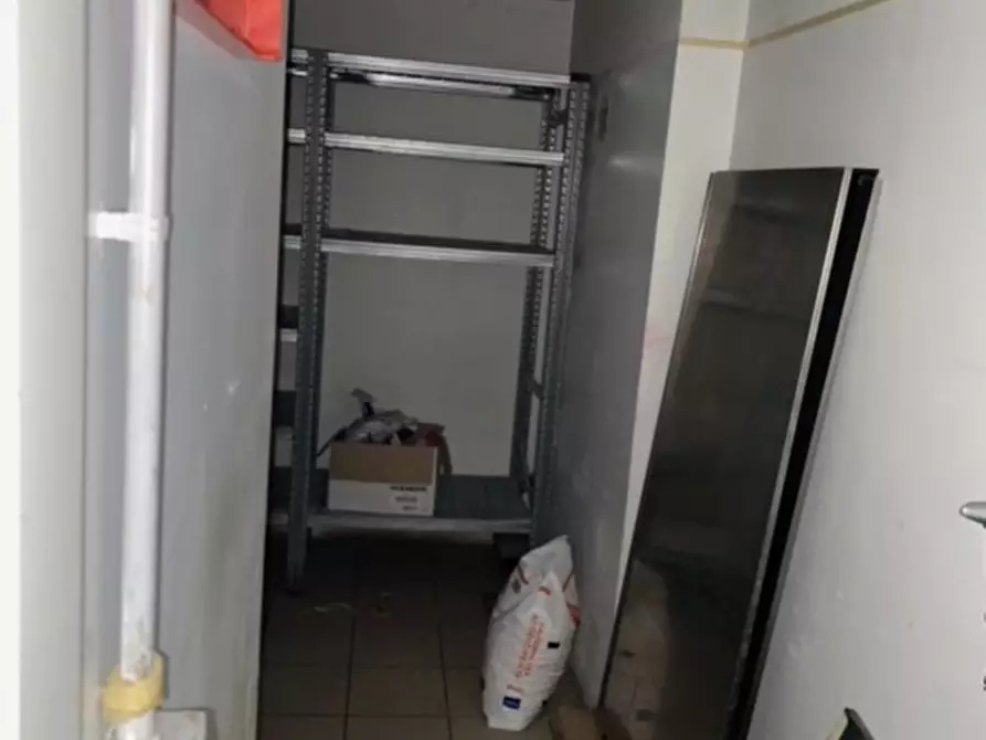 Immagine 18 di Negozio in vendita  in VIA DELLA VILLA NUOVA a Firenze