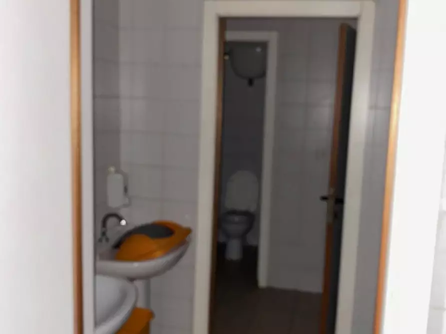 Immagine 24 di Negozio in vendita  in VIA DELLA VILLA NUOVA a Firenze