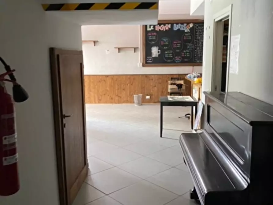 Immagine 29 di Negozio in vendita  in VIA DELLA VILLA NUOVA a Firenze