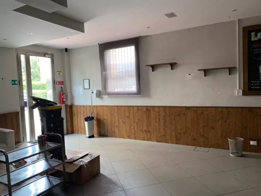 Immagine 32 di Negozio in vendita  in VIA DELLA VILLA NUOVA a Firenze