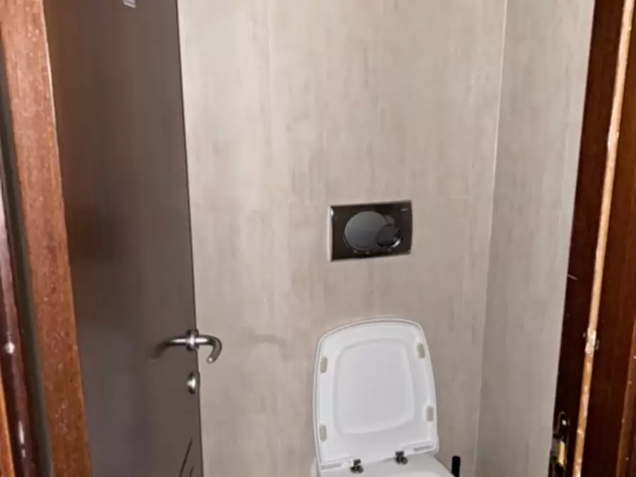 Immagine 46 di Negozio in vendita  in VIA DELLA VILLA NUOVA a Firenze