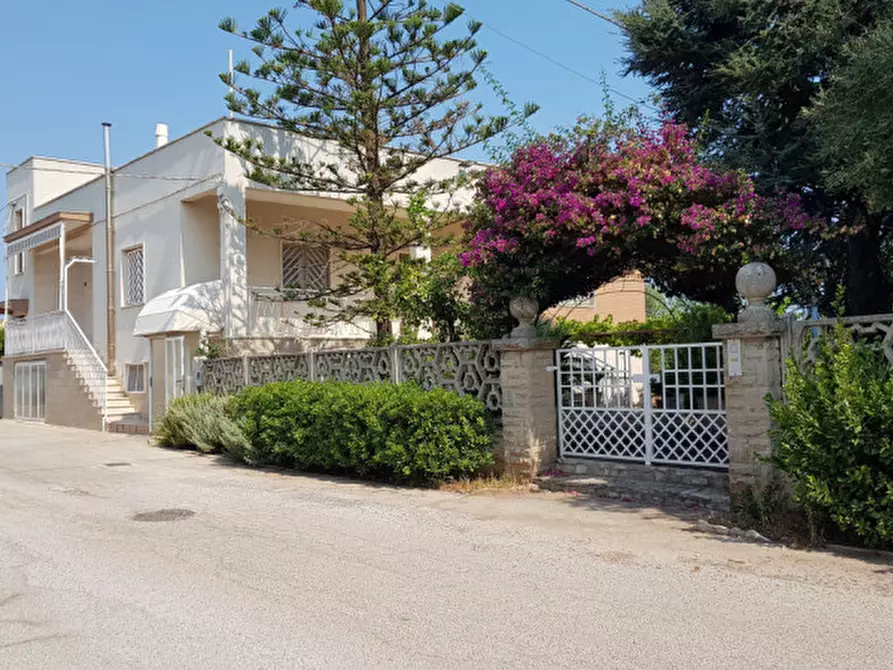 Immagine 1 di Villa in vendita  in Pozzo Faceto a Fasano