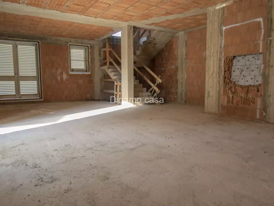 Immagine 9 di Villa in vendita  a Montale