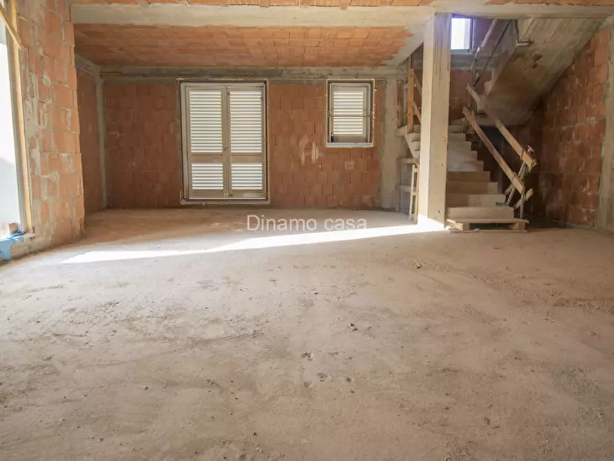 Immagine 10 di Villa in vendita  a Montale