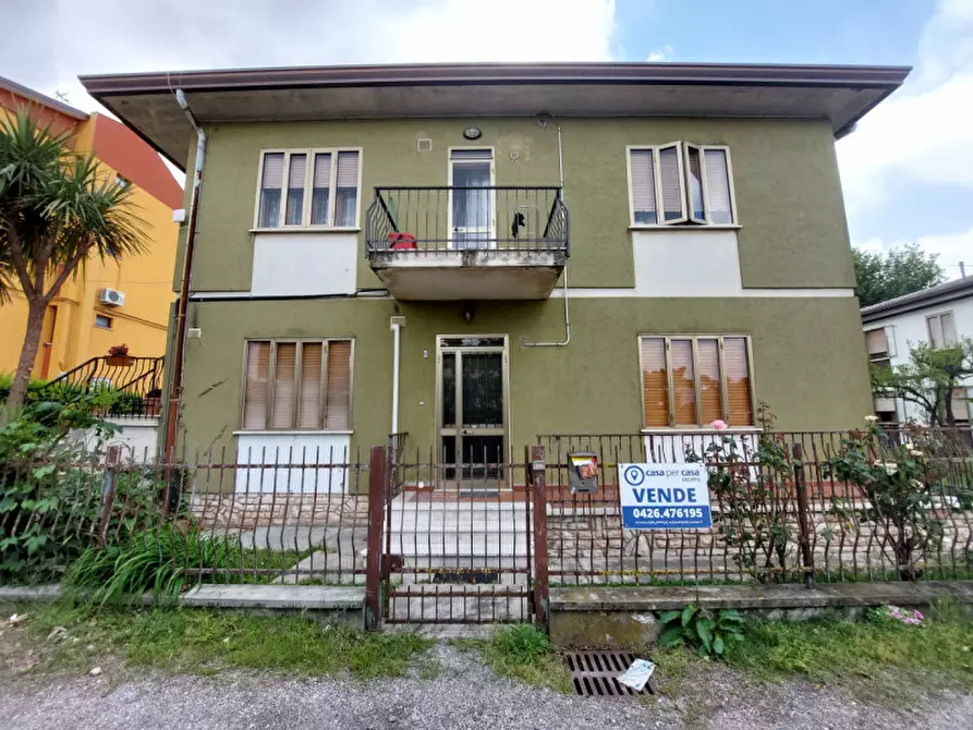Immagine 1 di Appartamento in vendita  in Adria, Viale Risorgimento a Adria
