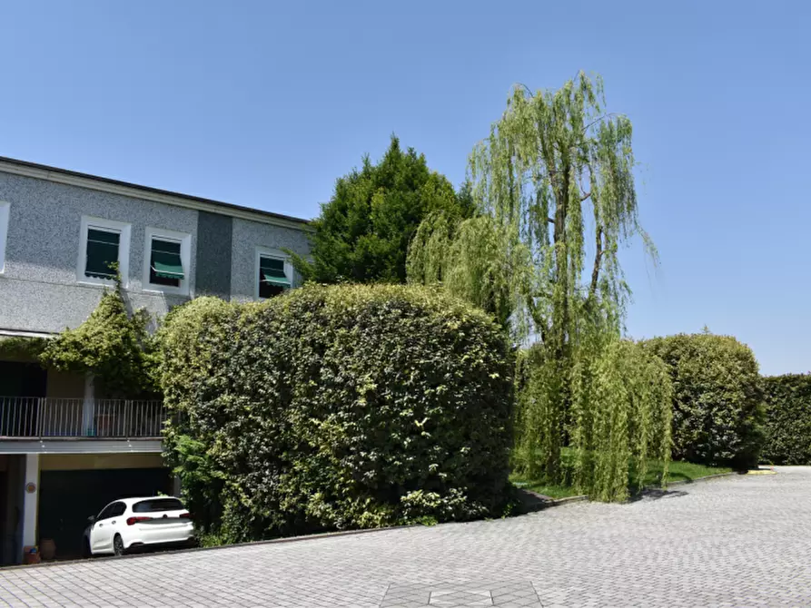 Immagine 1 di Casa bifamiliare in vendita  in Alberi di Vigatto a Parma