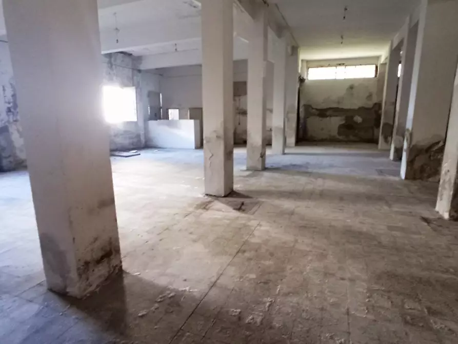 Immagine 4 di Magazzino in vendita  in via Raffaello Sanzio a Ancona