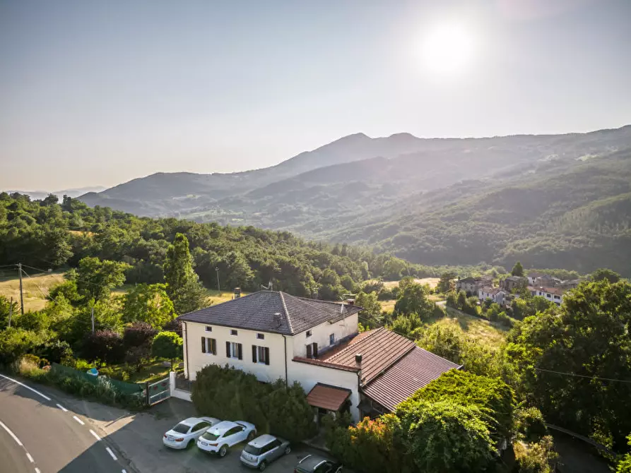Immagine 3 di Villa in vendita  in Località Geminiani 125 a Varsi