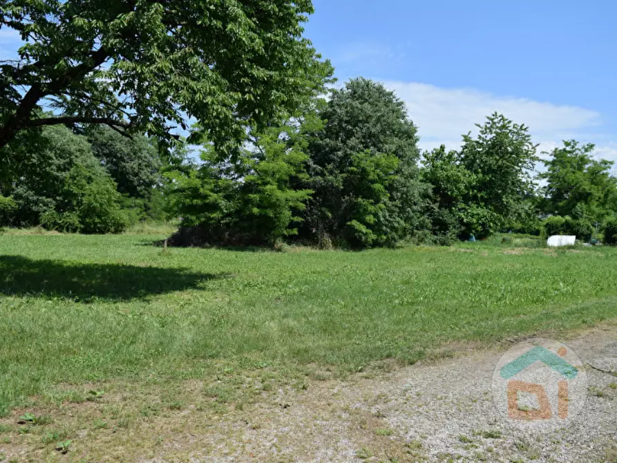 Immagine 5 di Terreno in vendita  in Via Dante Alighieri a Capriva Del Friuli