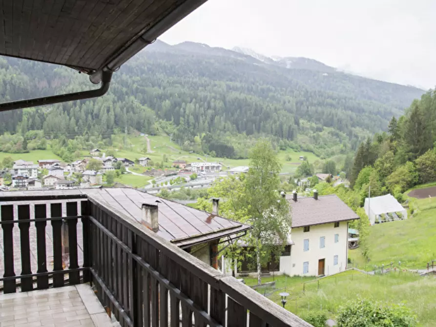 Immagine 3 di Casa indipendente in vendita  in Strada della Pompa a Commezzadura