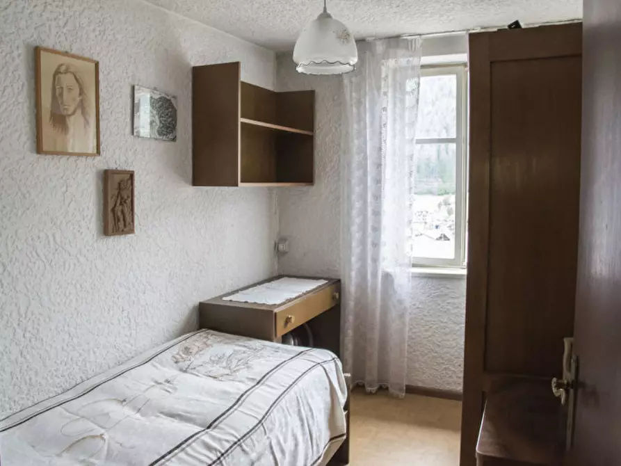 Immagine 10 di Casa indipendente in vendita  in Strada della Pompa a Commezzadura