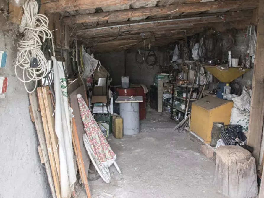 Immagine 16 di Casa indipendente in vendita  in Strada della Pompa a Commezzadura