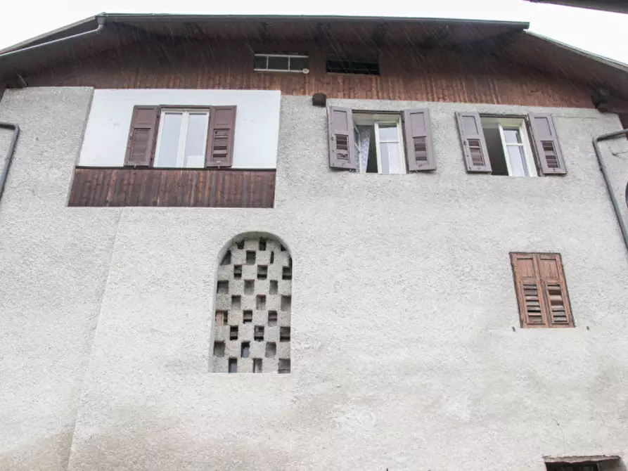 Immagine 18 di Casa indipendente in vendita  in Strada della Pompa a Commezzadura